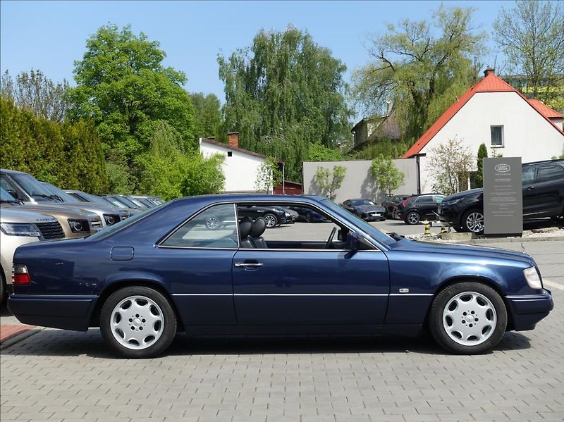 Mercedes-Benz 124 2,0 200 Sportline coupé,AC,TOP - fotka 6 z 28
