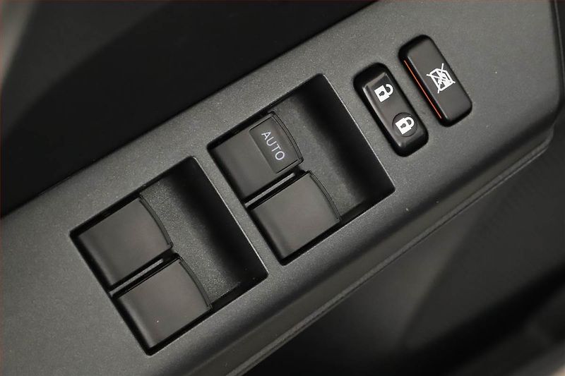 Toyota RAV4 (2017) 2.5 Hybrid - fotka 19 z 21