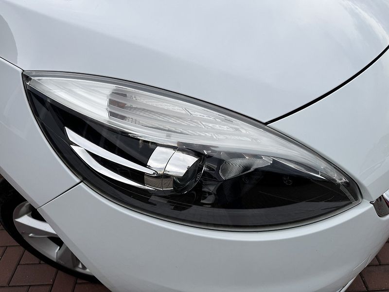 Renault Scénic (2013) 1.5dCi Digi Klima Polokůže - fotka 37 z 48