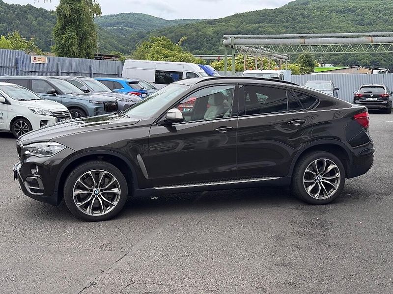 BMW X6 (2014) 4.4 V8 (449k) xDrive50i - fotka 7 z 51