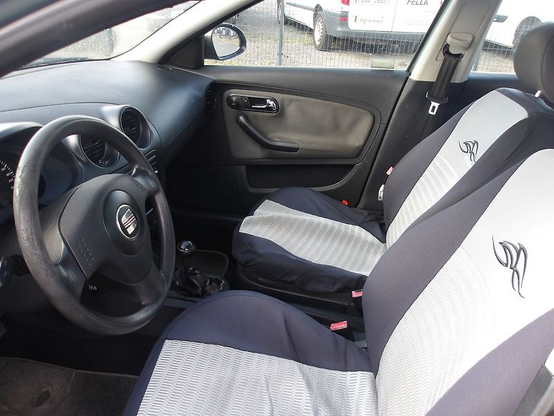 Seat Cordoba 1,2i ČR 2.MAJITEL ! - fotka 15 z 29