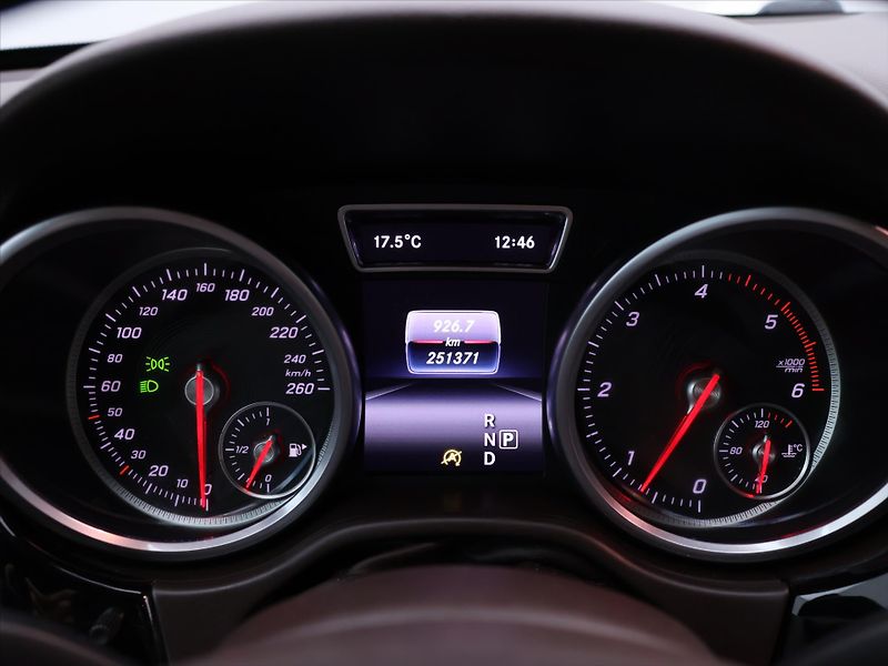 Mercedes-Benz GLE 3,0 350d 190kW 4M AMG CZ DPH - fotka 18 z 36