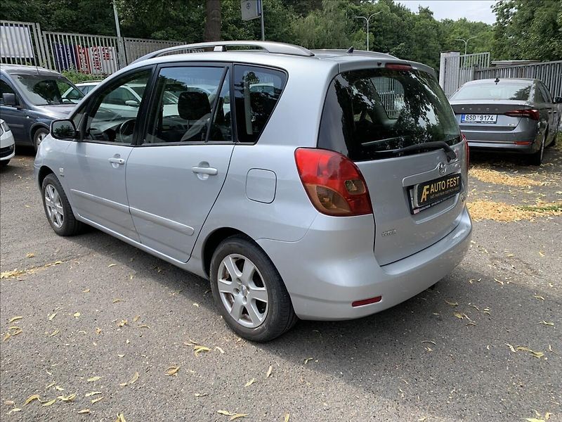 Toyota Corolla Verso 1,8 i ČR,1.MAJITEL - fotka 7 z 17