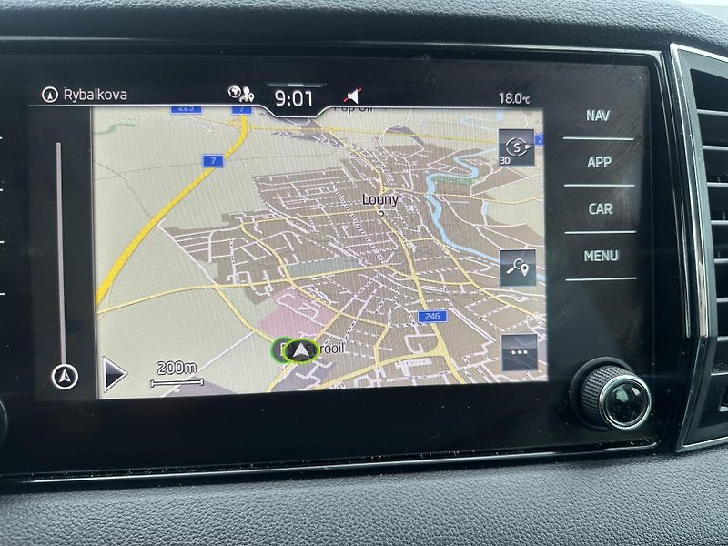 Škoda Karoq (2022) 2.0 TDI 85 KW - fotka 30 z 34