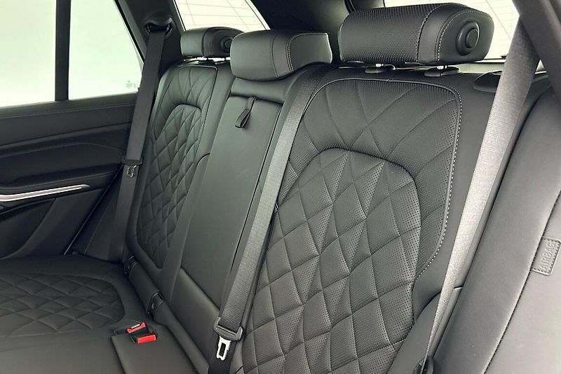 BMW X5 xDrive30d - fotka 9 z 24