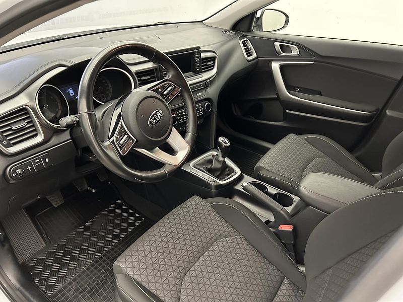 Kia Ceed 1.4 T-GDi TOP (2020) - fotka 6 z 22
