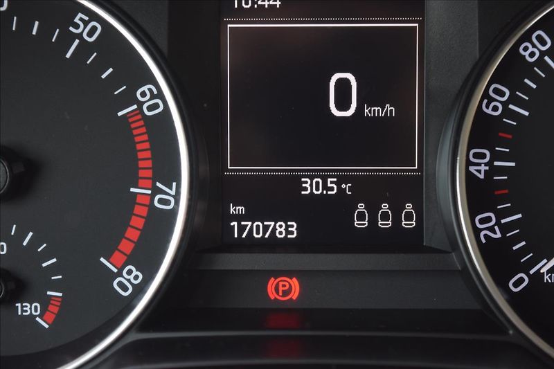 Škoda Fabia 1,2 TSI 66KW TOP VÝBAVA - fotka 41 z 49