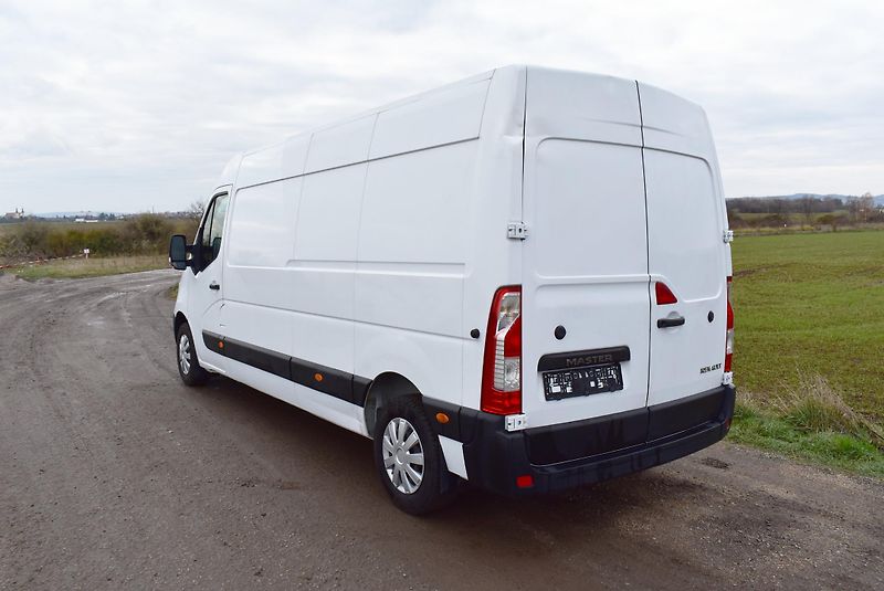 Renault Master 2,3 DCi L3H2,AC,DPH,AT,AKCE! - fotka 3 z 13