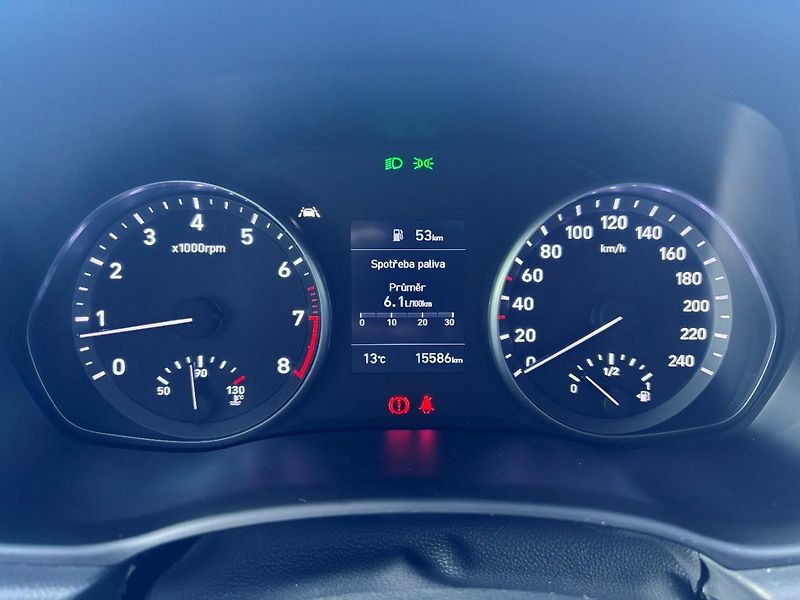 Hyundai i30 COMFORT 1.5 DPI 81 kW    - fotka 12 z 23