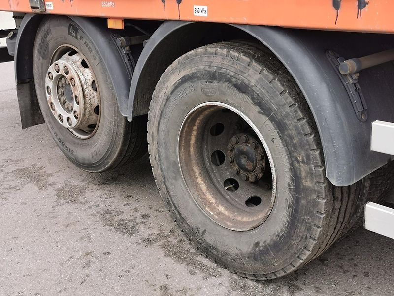 Mercedes-Benz Axor 2533 L 6X2 EURO 4 hydraul.ruka - fotka 13 z 25
