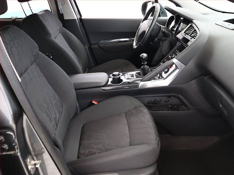 Peugeot 3008 (2012) 1.6 HDi, Serv.kniha, Navi - fotka 7 z 17