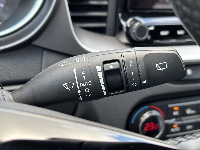 Kia Ceed 1,5 TGDi TOP ZÁRUKA KAMERA - fotka 33 z 40