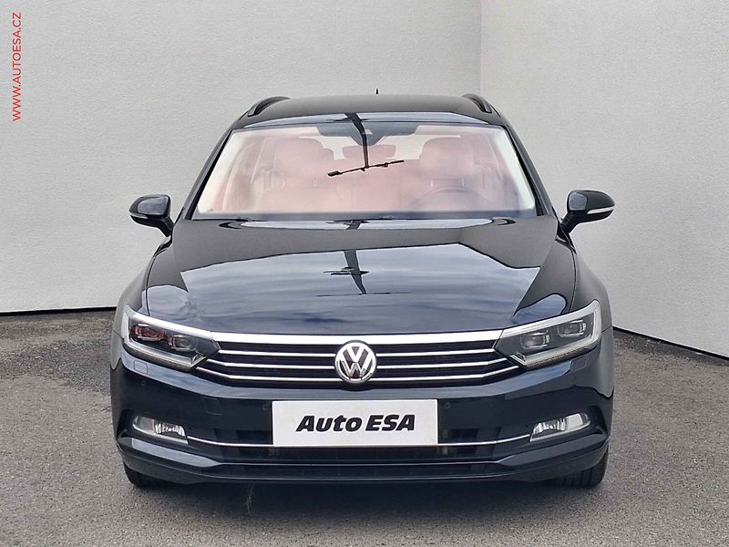 Volkswagen Passat (2019) 2.0 TDi, Comfortline, DSG - fotka 2 z 19