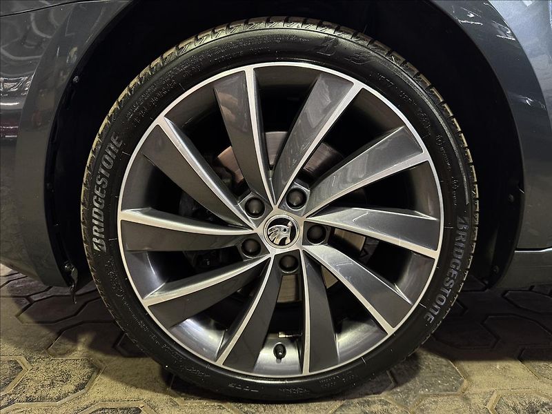 Škoda Octavia 2.0TDI 135kW 4x4 DSG L&K - fotka 42 z 44
