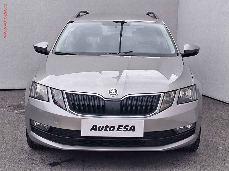 Škoda Octavia (2017) 1.0 TSi, Ambition, AC, park - fotka 2 z 18