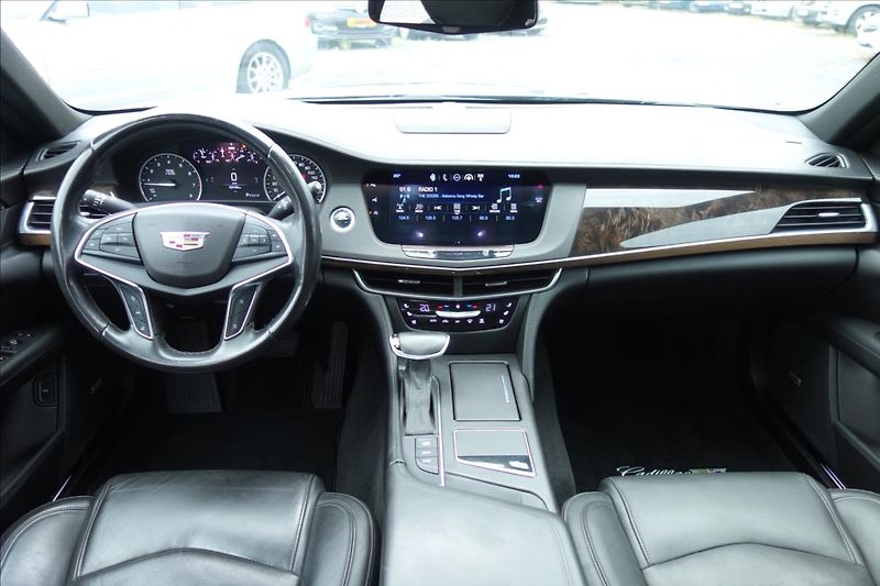 Cadillac CT6 3,6 i V6 250KW,SERV.KN.,AWD. - fotka 20 z 56