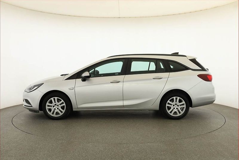 Opel Astra (2016) Enjoy 1.6 CDTI, Tempomat - fotka 3 z 15