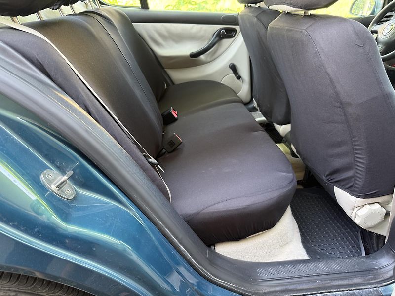 Seat Toledo 1,6i 74 kW TAŽNÉ  - fotka 11 z 19