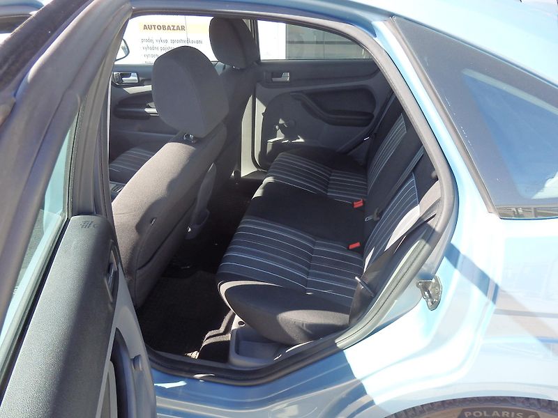 Ford Focus 1.6i 6x AIRBAG, ZÁLOHOVÁNO - fotka 7 z 14