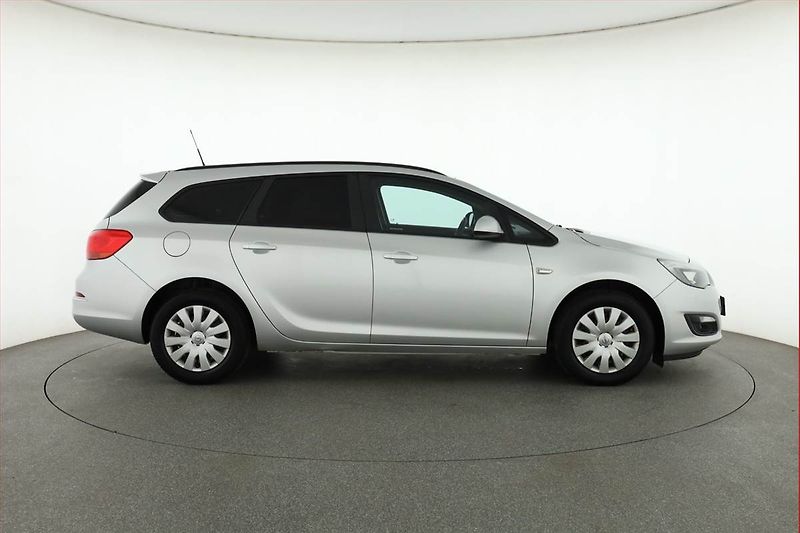 Opel Astra (2015) 1.6 CDTI, Serv.kniha, Tempomat - fotka 6 z 14