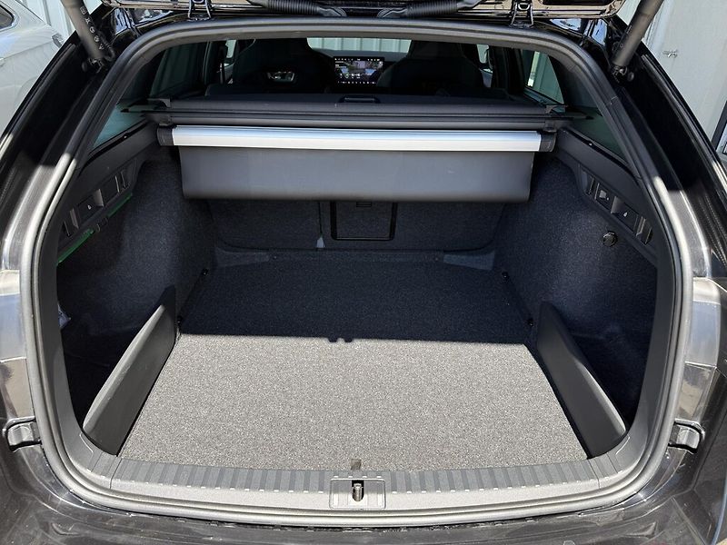 Škoda Octavia DSG 1,5TSi 110kW SportLine - fotka 25 z 26