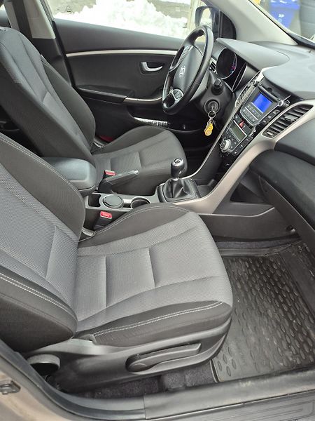 Hyundai i30 (2017) - fotka 9 z 16