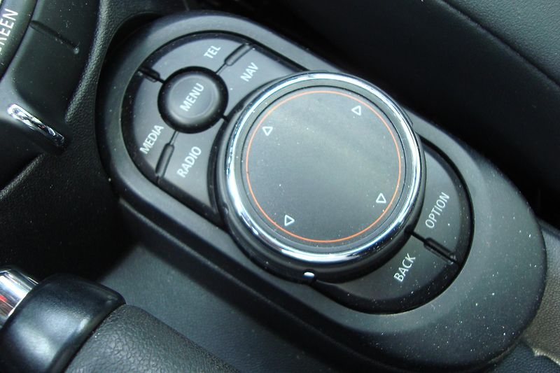 Mini Cooper (2017) 1.5 D, AUTOMAT - fotka 52 z 66