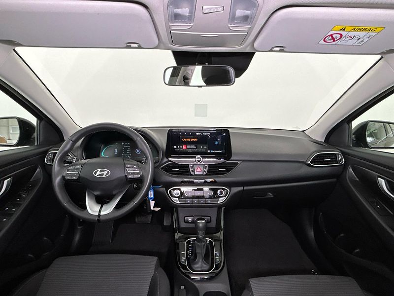 Hyundai i30 Smart DCT - fotka 5 z 26