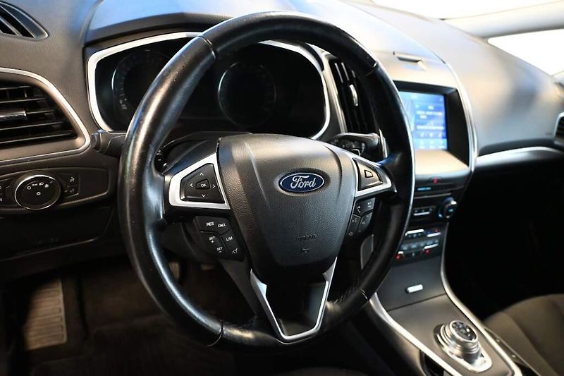 Ford S-MAX (2021) 2.0 LED Kamera Tažné 8Kol 8AT - fotka 13 z 33