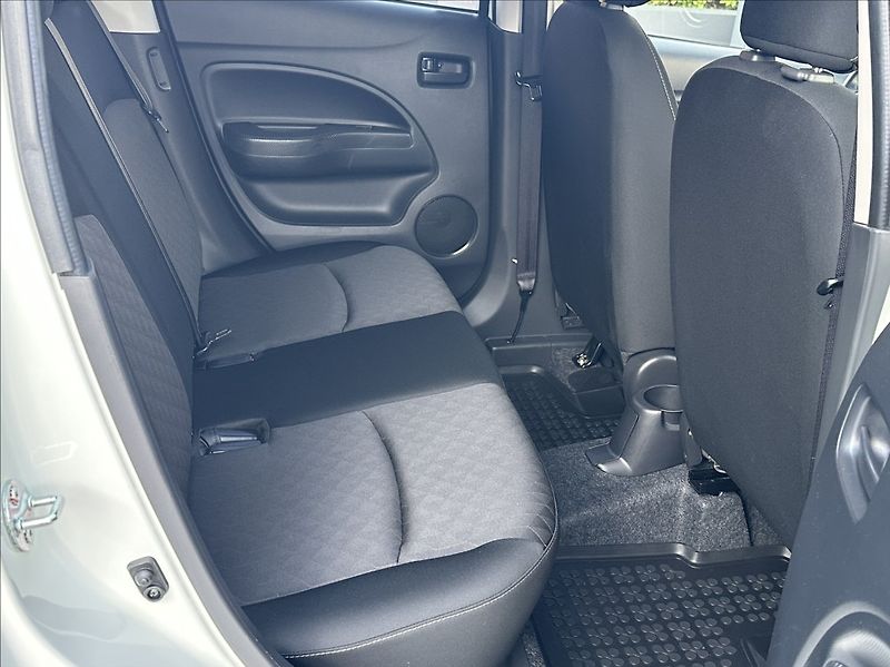 Mitsubishi Space Star 1,2 71PS  Invite A/T - fotka 19 z 53