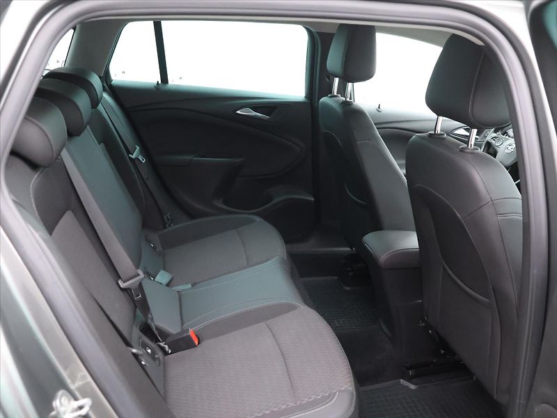 Opel Astra 1,4 T 92kW Serv.Kniha Aut.klim - fotka 13 z 30