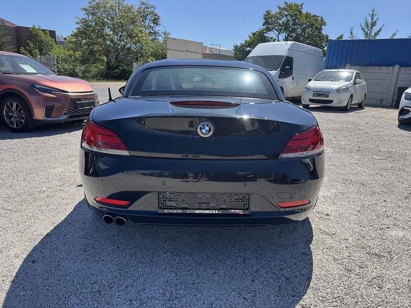 BMW Z4 (2009) 3.0i 190kw Kabrio REZERVACE - fotka 14 z 28