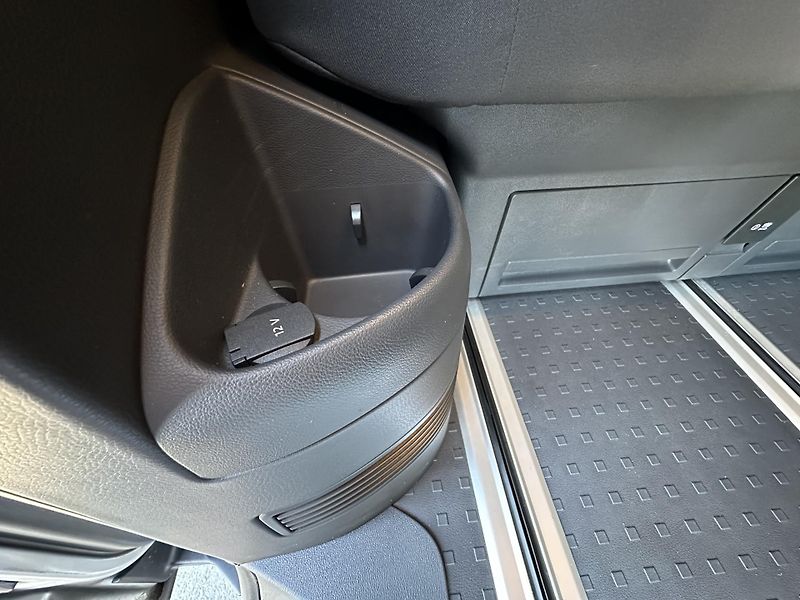 Volkswagen Transporter (2007) MULTIVAN 1.9TDI/75kW *ČR*1.Maj - fotka 21 z 33