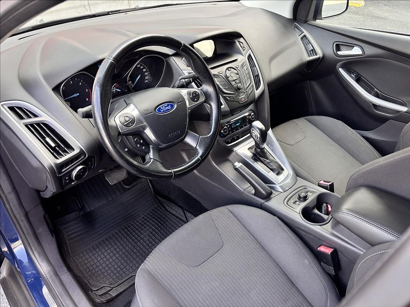 Ford Focus 2,0 TDCi 103kW AUT Titanium - fotka 19 z 27