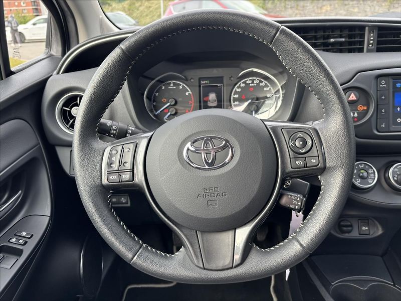 Toyota Yaris 1,5 VVT-i Active KAMERA - fotka 16 z 34