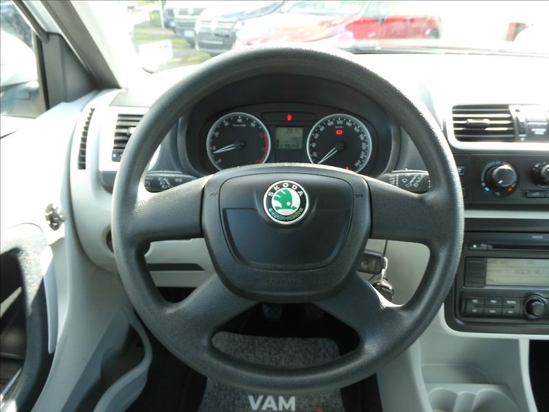 Škoda Fabia 1,6 i 1.MAJITEL,závěs,serviska - fotka 30 z 59