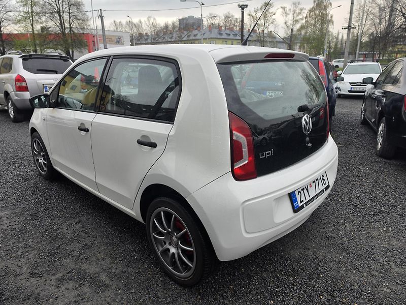 Volkswagen up! 1.0 i - fotka 3 z 11
