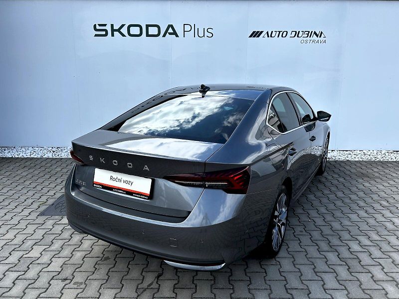 Škoda Octavia (2024) 1.5 TSI 110kW MHEV DSG Top Sel - fotka 2 z 33
