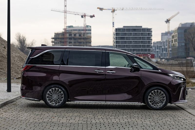 Lexus LM 350h  350H 2,5 HEV Luxury VIP Amonit - fotka 5 z 39