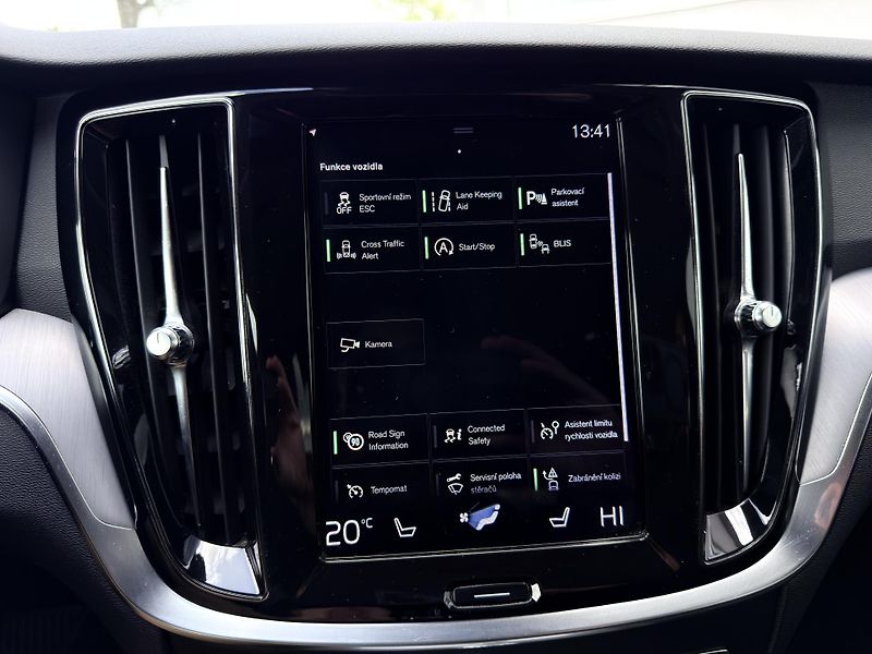 Volvo V60 CrossCountry D4 AWD // 4x4 - fotka 31 z 43