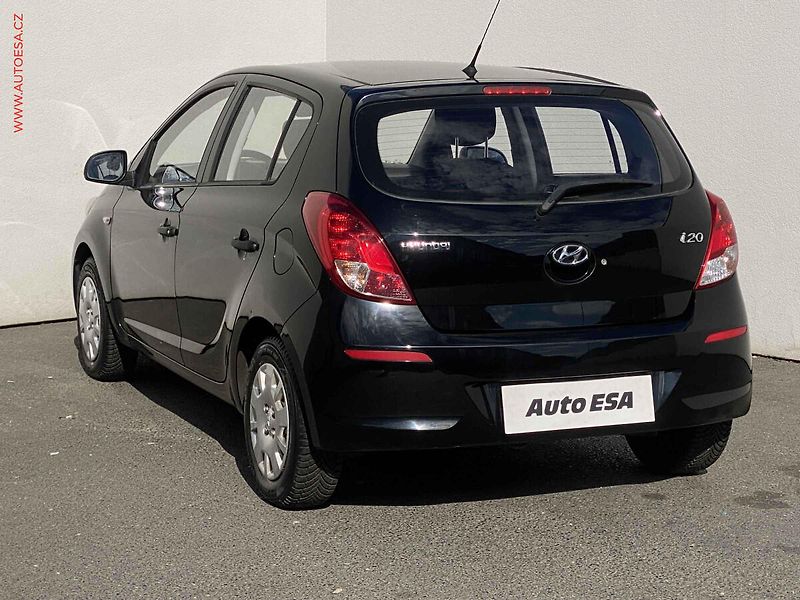 Hyundai i20 (2013) 1.2i, AC, +pneu - fotka 6 z 16
