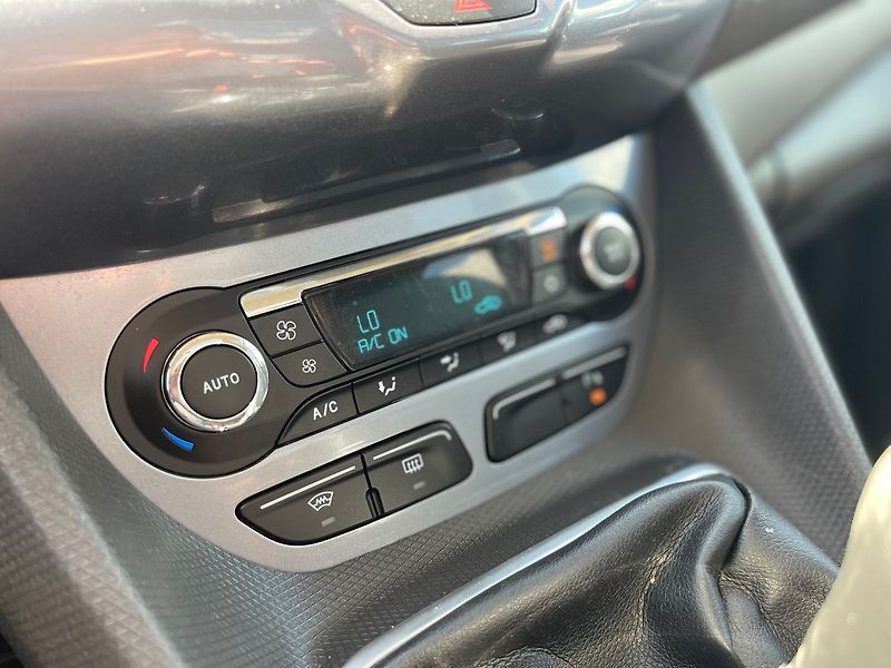 Ford Tourneo Connect 1.6 TDCi 70kW*NOVÉ ROZVODY* - fotka 28 z 29