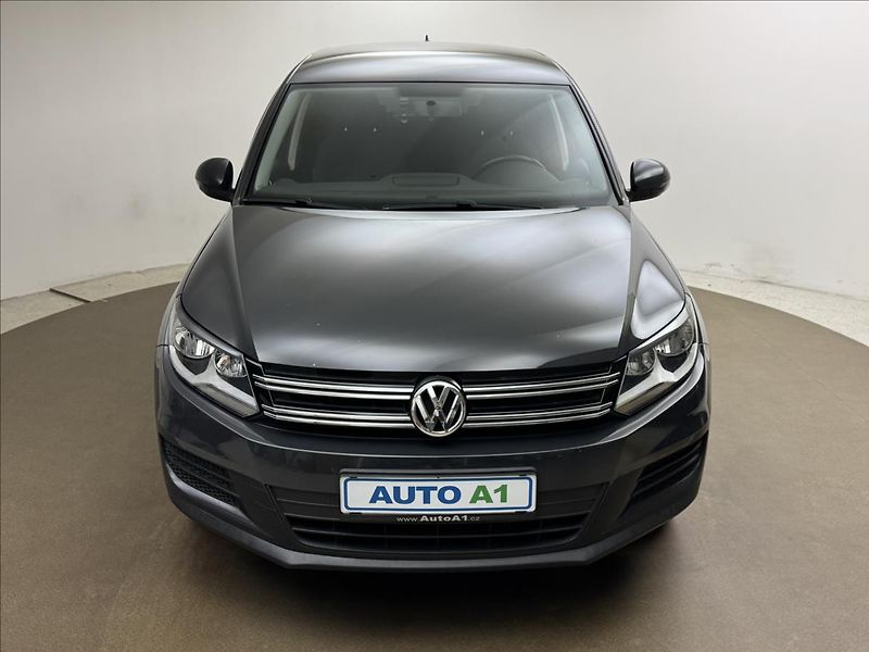 Volkswagen Tiguan 2,0 110kW 4X4 NAVI SERVIS TZ - fotka 2 z 41
