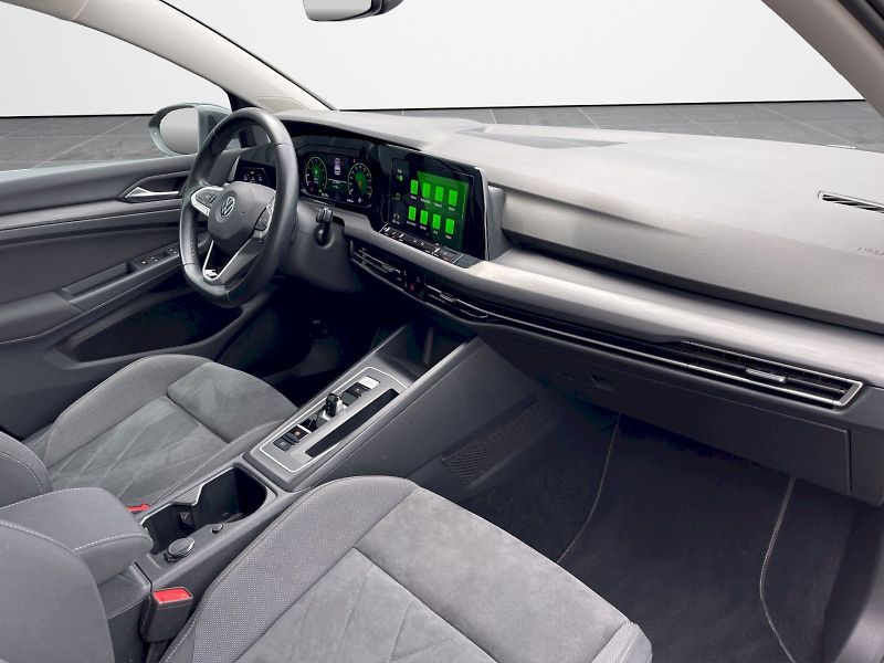 Volkswagen Golf (2022) 1,5 eTSI 110 kW DSG Style Plus - fotka 19 z 30