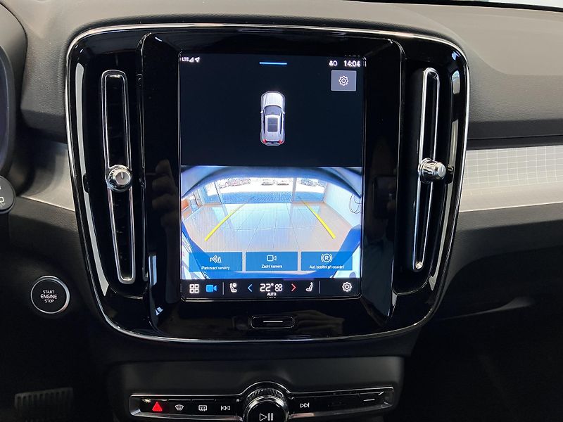 Volvo XC40 B3 FWD Plus Dark AT7  - fotka 28 z 38