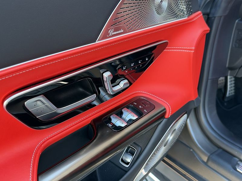 Mercedes-Benz SL 63 AMG - fotka 23 z 38