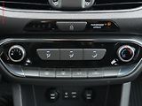 Hyundai i30 (2018) 1.4T-GDi, 2.maj,ČR, AC, park - náhled 16
