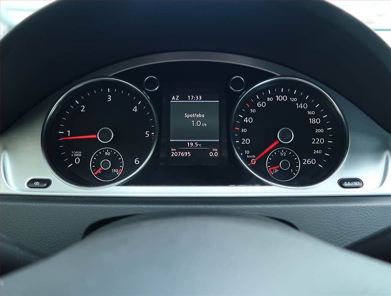 Volkswagen Passat (2012) Highline 2.0 TDI, Navi - fotka 11 z 16