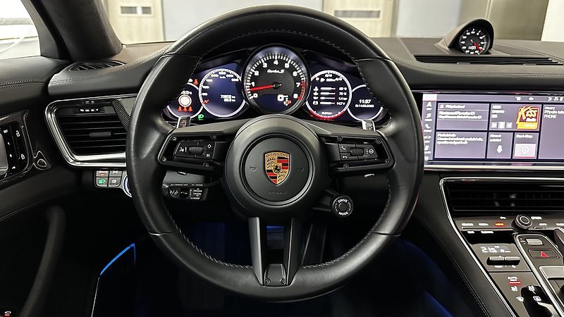 Porsche Panamera TURBO S / ZÁRUKA / TOP STAV - fotka 39 z 50