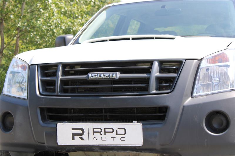 Isuzu D-Max 3.0 TD / 4x4 / 120kW / Tažné - fotka 31 z 36